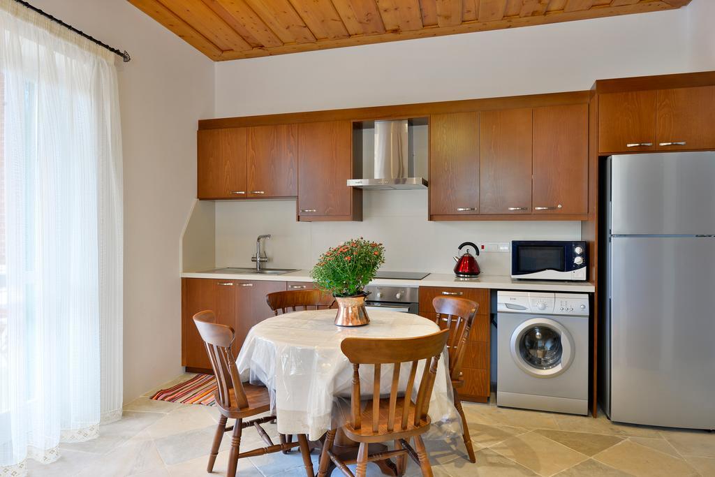 Vasilikis House Guest House Kalopanagiotis Room photo
